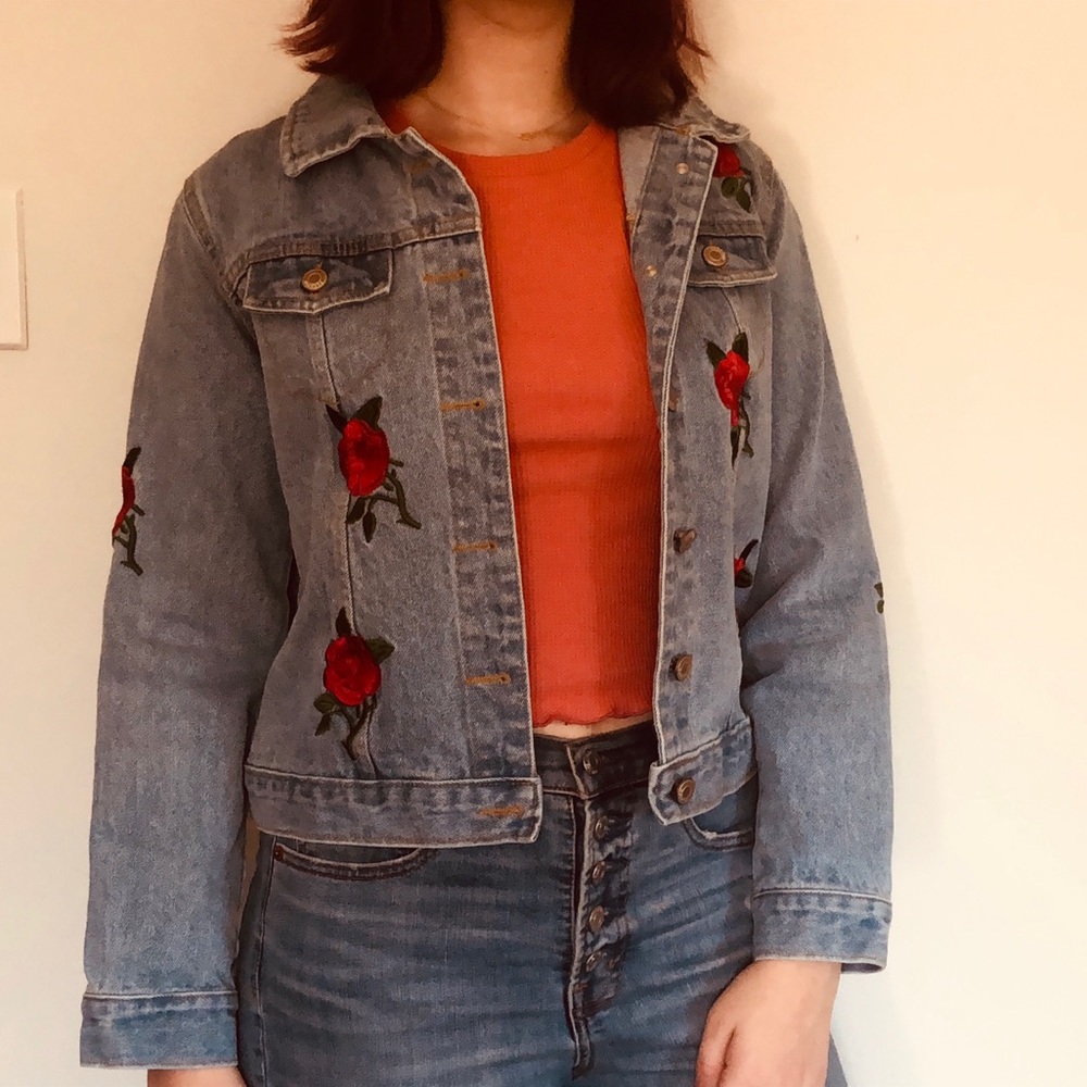 Cropped Rose Embroidery Denim Jacket